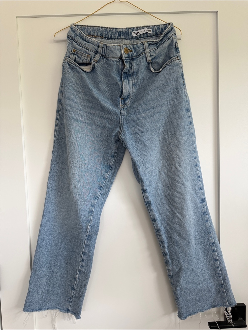 Zara Light Blue Cropped Straight Jeans